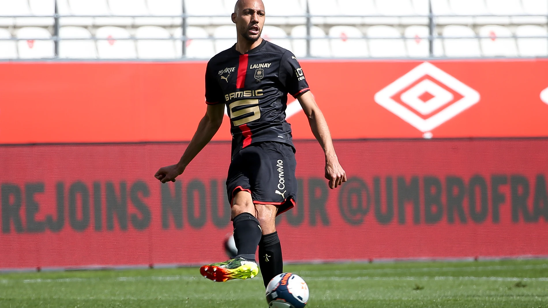Steven N`Zonzi con el Rennes.