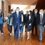 La presidenta de Ciudadanos Inés Arrimadas junto a Luis Fuentes, Francisco Igea y miembros del grupo parlamentario Ciudadanos