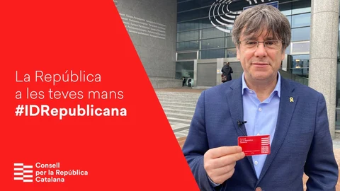 Puigdemont con el carné