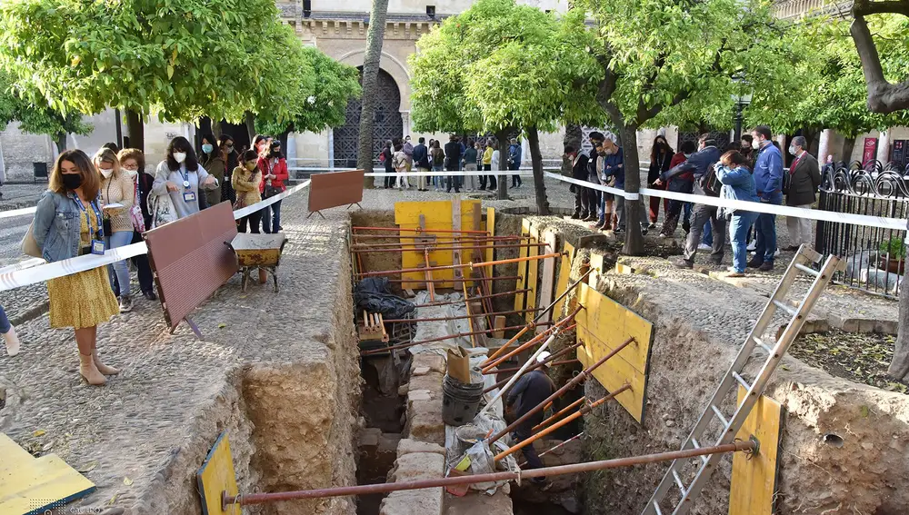 Excavaciones en el Patio de los Naranjos de la Mezquita de Córdoba
