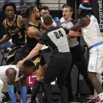 La tángana en el partido entre los Lakers y los Raptors