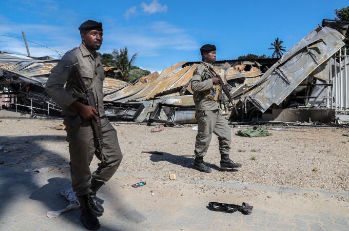 Militares vigilan la zona de Cabo delgado después del ataque de Daesh. que ocupó la zona durante varios días EFE/EPA/JOAO RELVAS