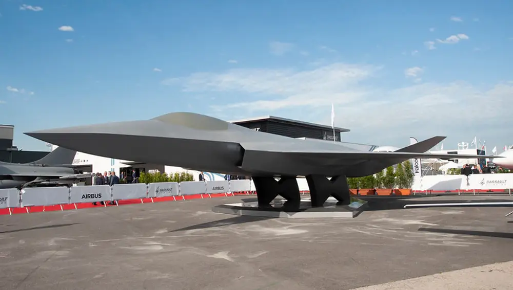 Maqueta a tamaño natural del futuro avión de combate FCAS