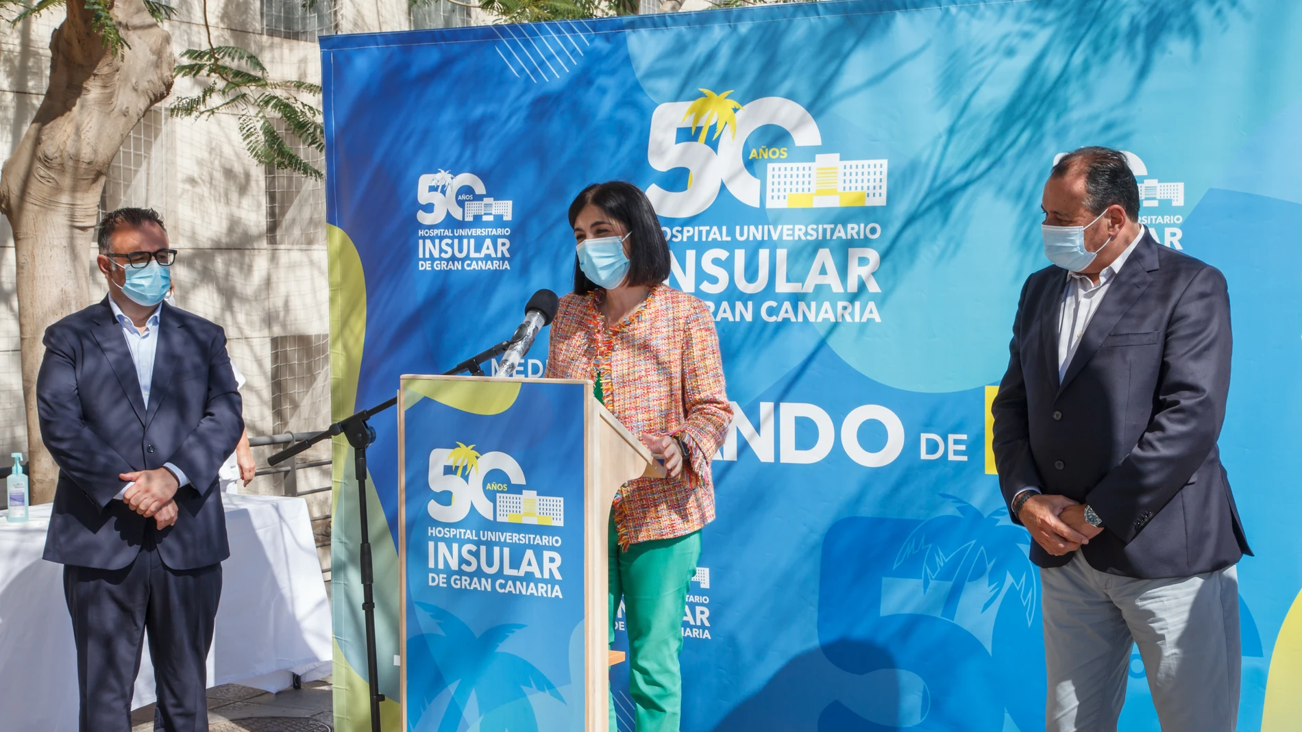 La ministra de Sanidad, Carolina Darias durante la visita al Hospital Universitario Insular de Las Palmas de Gran Canaria