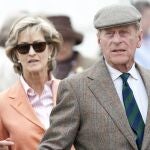 El príncipe Felipe y lady Peny en Berkshire.