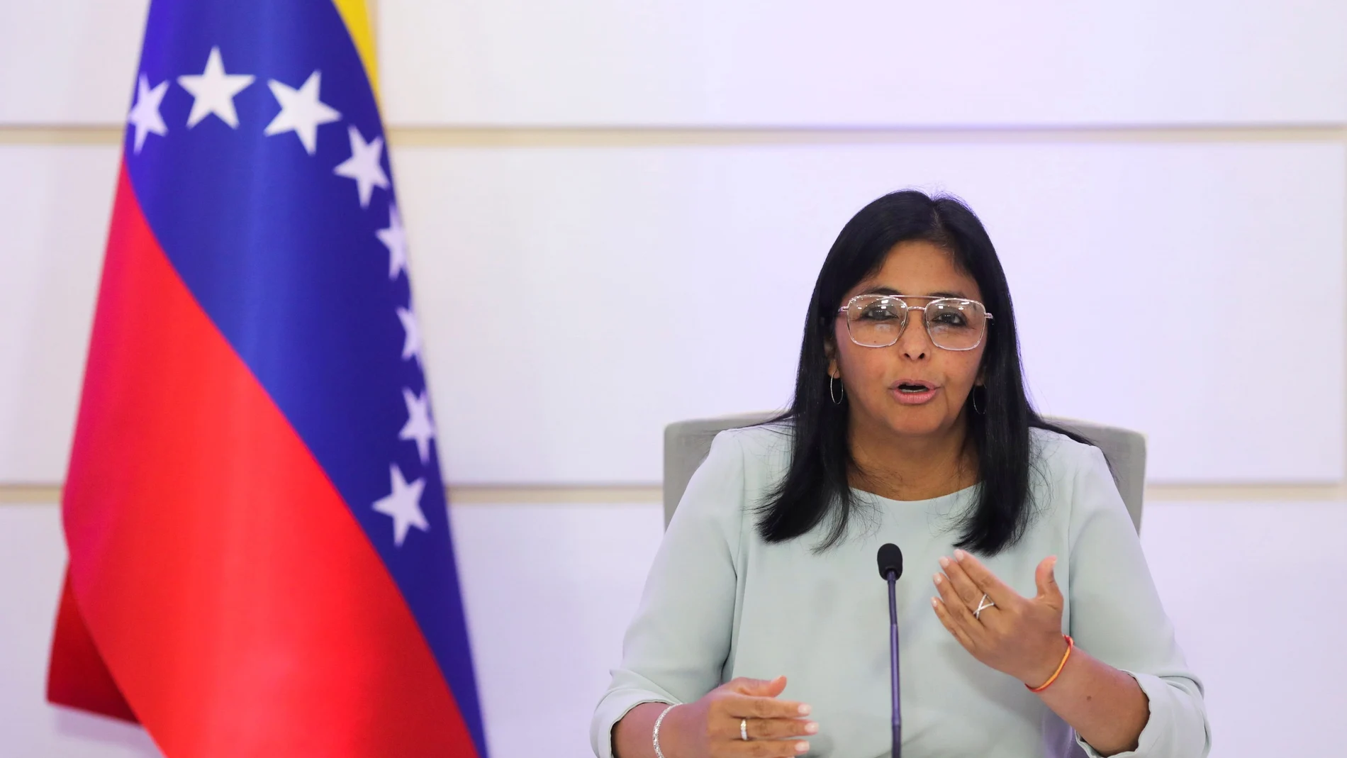La vicepresidenta de Venezuela, Delcy Rodríguez, que tiene prohibida la entrada en territorio Schengen se reunió con Ábalos en Barajas en 2020