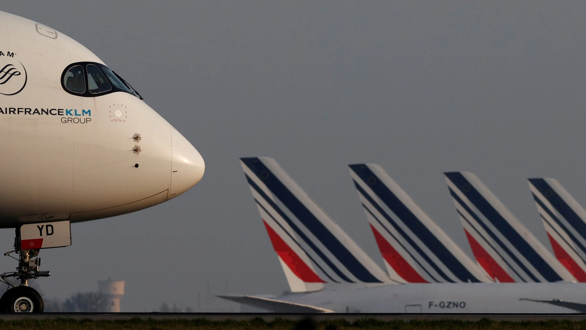 Un avión de Air France Airbus A350 aterriza en el aeropuerto de Charles-de-Gaulle