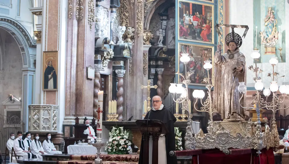 El Cardenal preside la misa en la que un dominico recuerda la enseñanza del patrón en defensa de la vida: “la muerte no es solución”