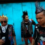Tres punks en Birmania