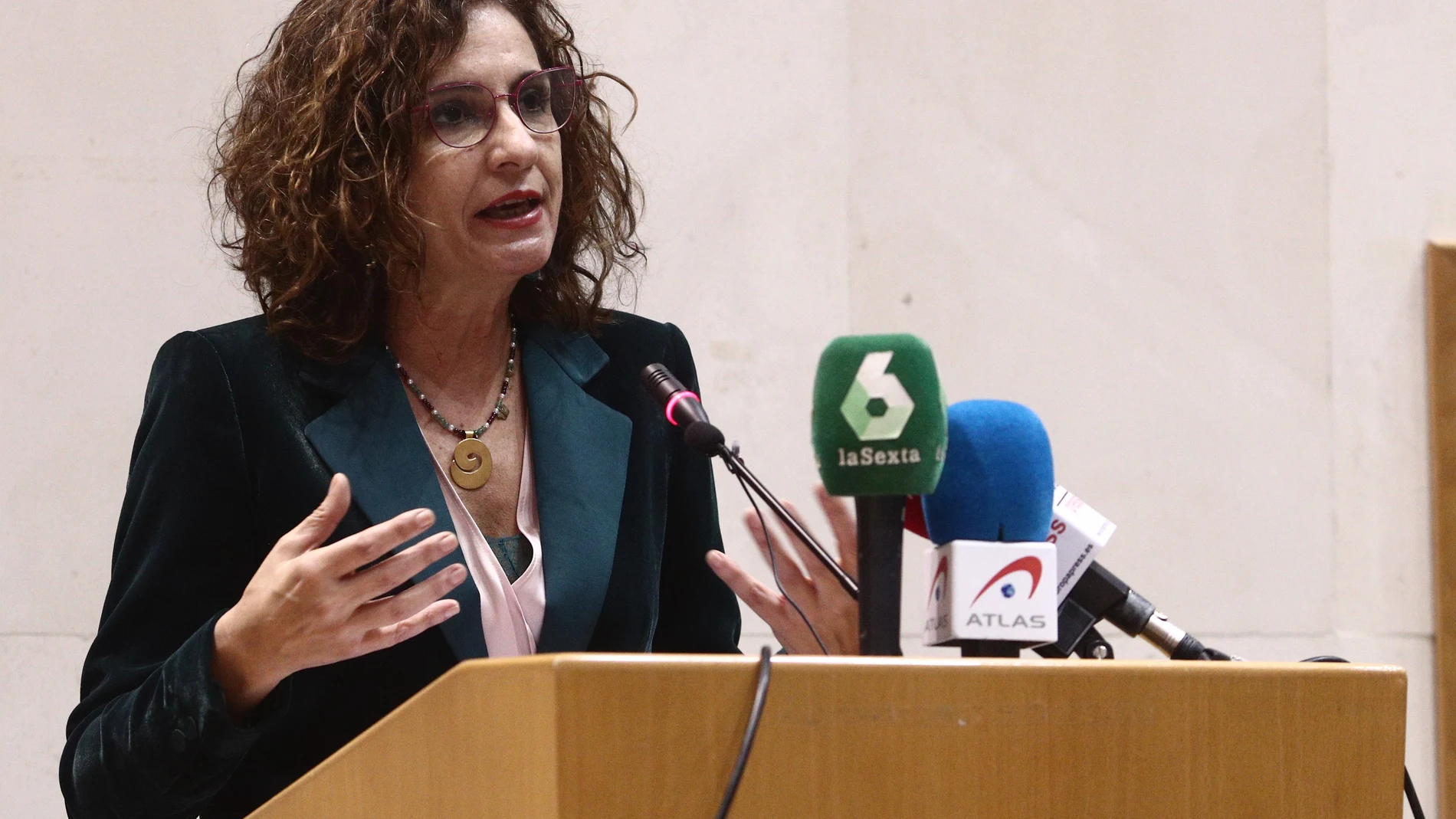 La ministra de Hacienda y portavoz del Gobierno, María Jesús Montero, interviene en el acto de constitución del Comité de Personas Expertas para la Reforma Fiscal