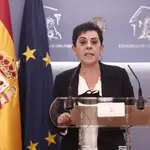 La portavoz parlamentaria de EH Bildu, Mertxe Aizpurua, interviene en una rueda de prensa anterior a una Junta de Portavoces convocada en el Congreso de los Diputados, a 13 de abril de 2021, en Madrid