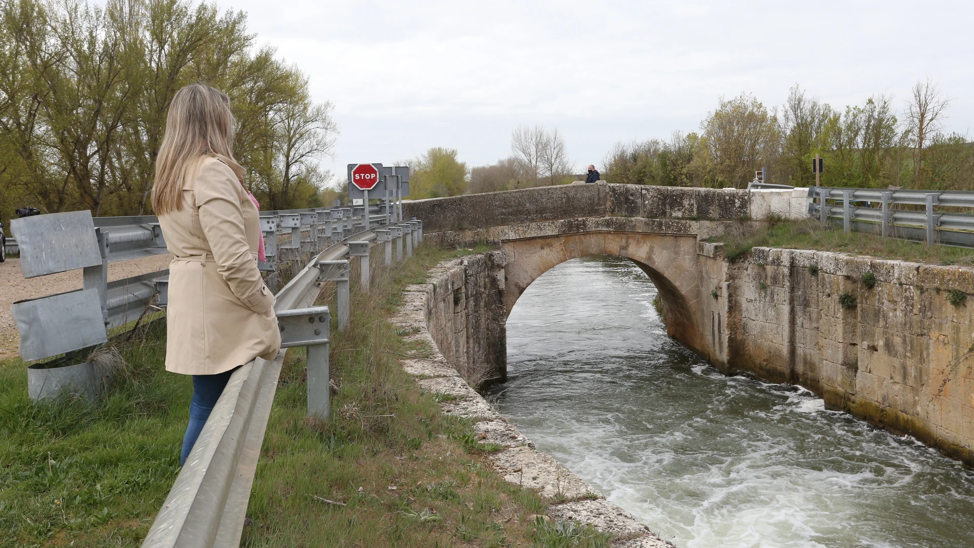 Canal de Castilla a la altura de Naveros de Pisuerga