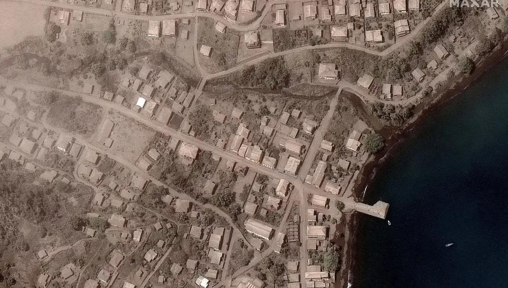 Una imagen de satélite muestra la costa de Richmond Vale en la isla de San Vicente después de la erupción volcánica