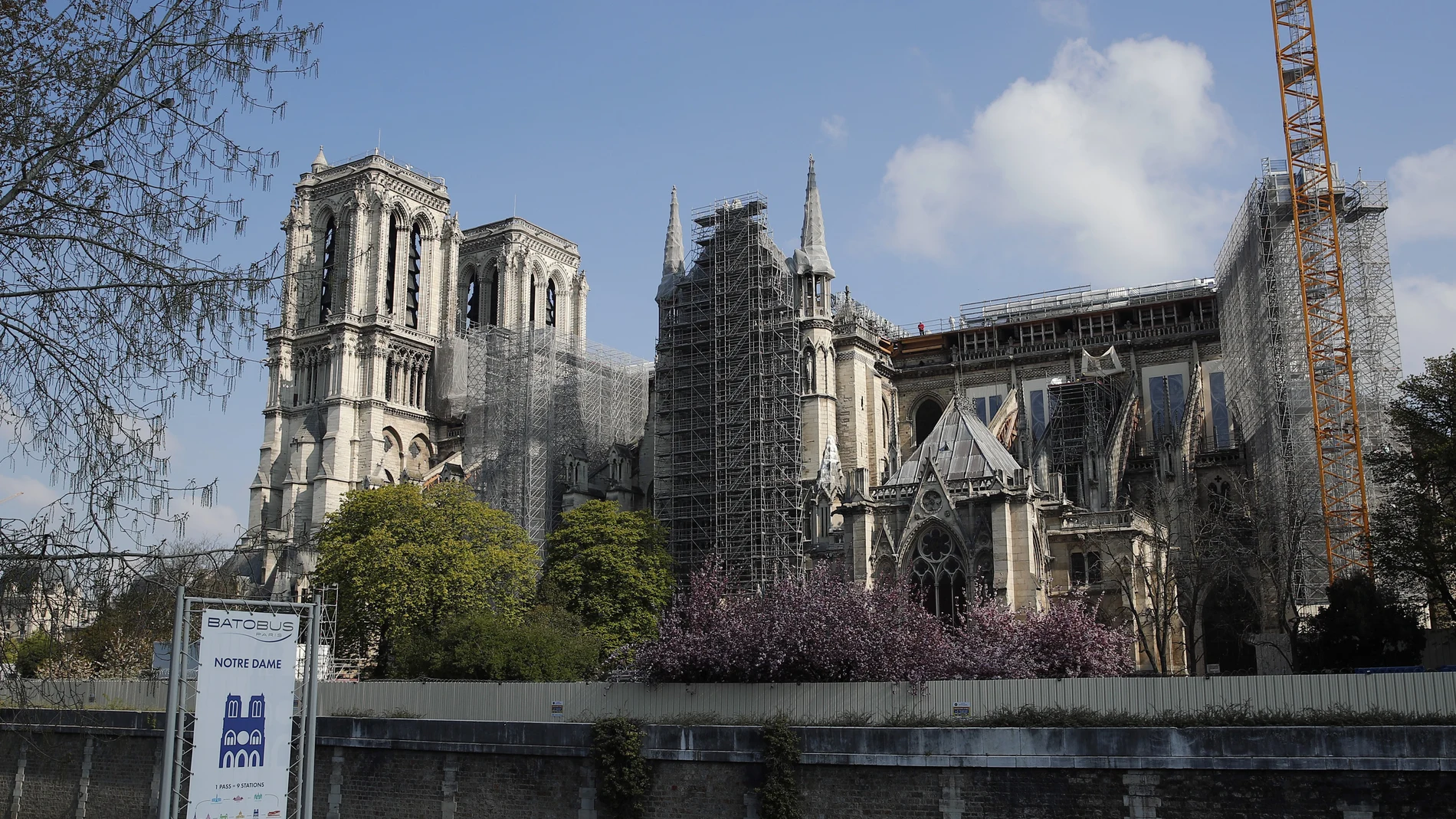 La catedral de Notre Dame en reconstrucción se muestra en el segundo aniversario de su incendio, el jueves 15 de abril de 2021 en París