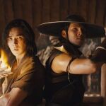 "Mortal Kombat" vuelve a adaptar el popular y sangriento juego que hizo furor en los noventa