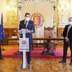 El alcalde de Valladolid, Óscar Puente, explica el proyecto junto a Manuel Saravia y Antonio Gato