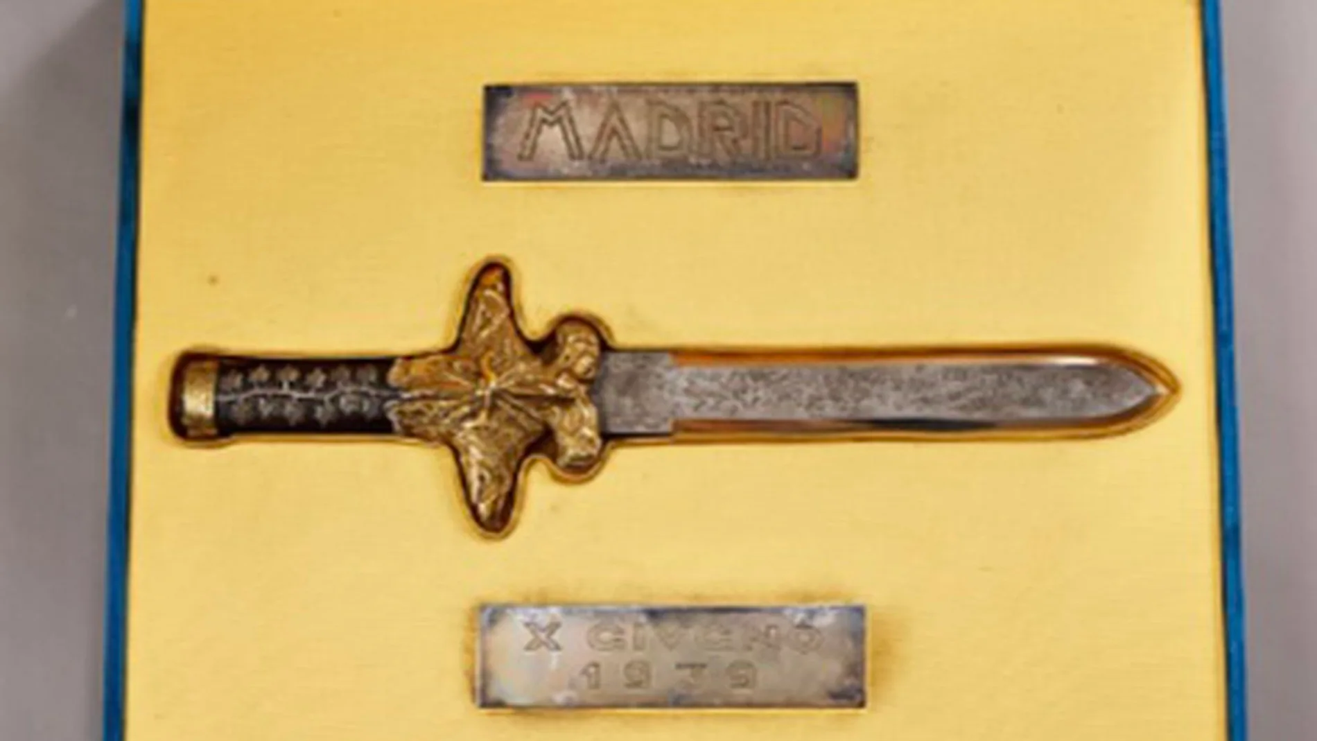 La daga supuestamente de Franco, subastada en Alemania