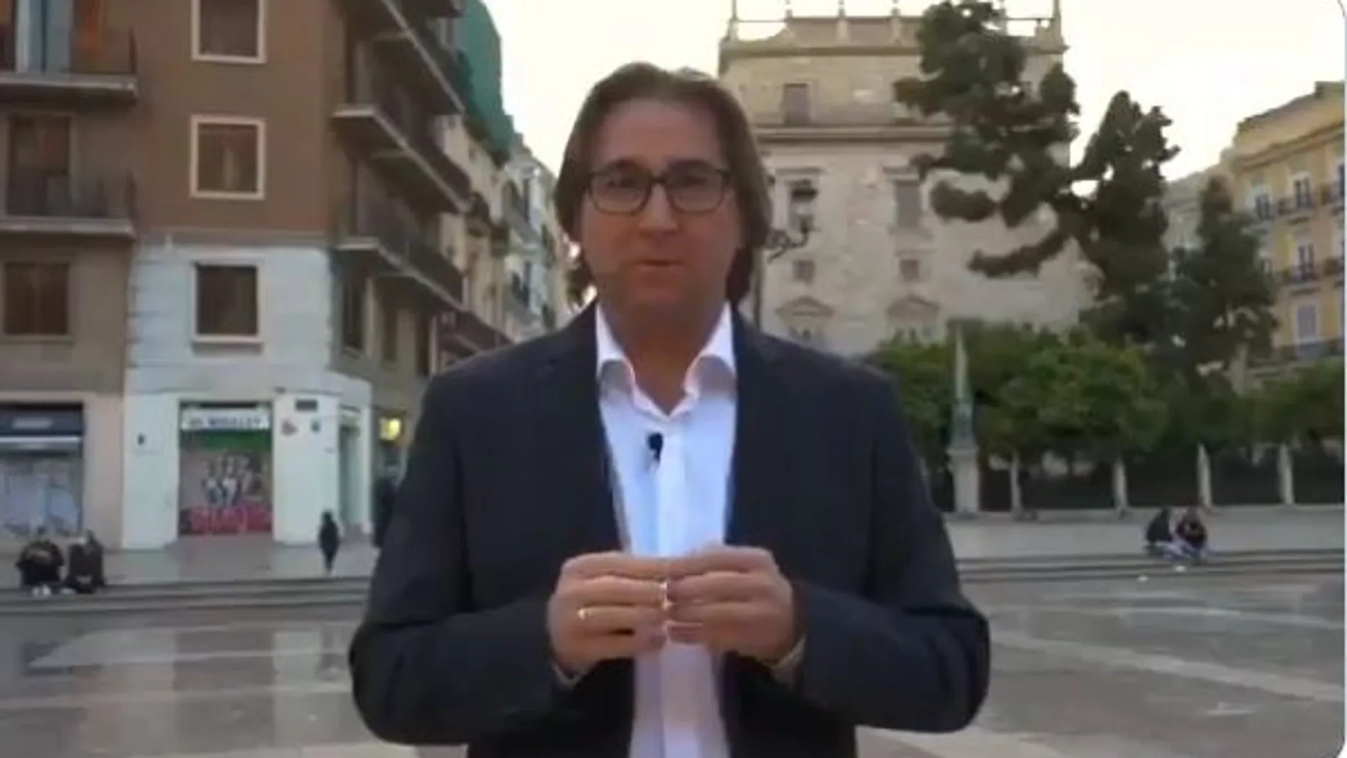 El alcalde de Ayora, José Vicente Anaya, durante un vídeo donde presenta su candidatura en redes sociales