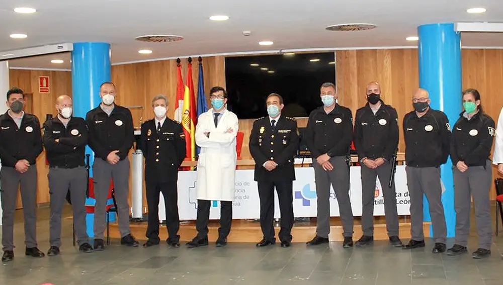 La Policía Nacional entrega menciones honoríficas a los vigilantes de seguridad del Hospital de Segoviauridad hospital