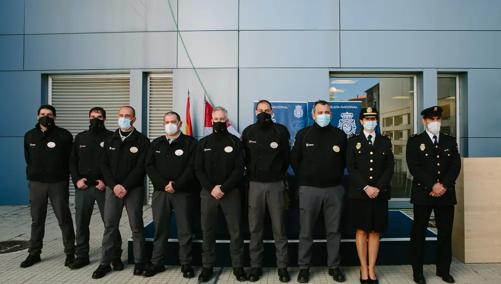 La Policía Nacional de Soria entrega menciones honoríficas a diez vigilantes de seguridad privada que han prestado sus servicios en el ámbito sanitario durante la COVID-19