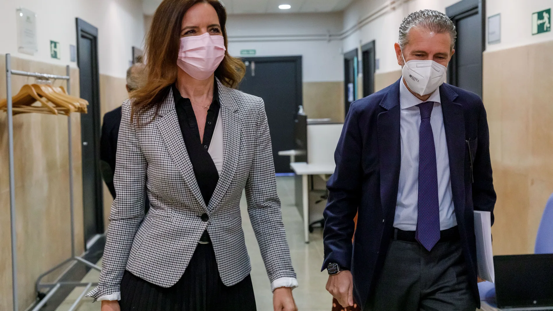 La consejera de Empleo e Industria, Ana Carlota Amigo, ofrece una rueda de prensa junto al presidente de la Federación Empresarial Segoviana, Andrés Ortega, con motivo de su visita a Segovia