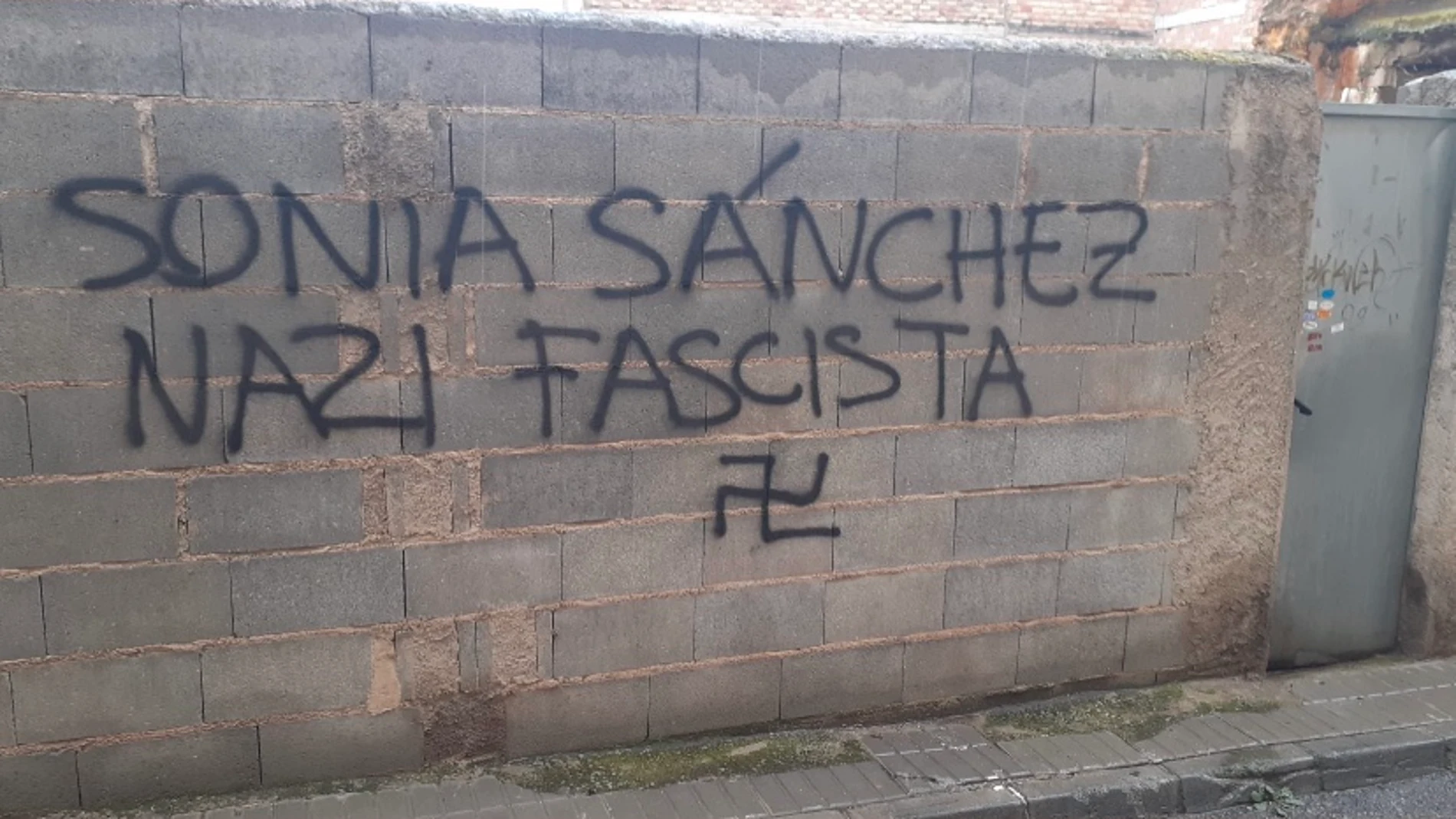Una de las pintadas contra la portavoz de Vox del ayuntamiento de Las Gabias (Granada)