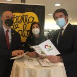 El consejero Juan Carlos Suárez-Quiñones promociona los vinos del Bierzo junto a Jorge Llorente y Misericordia Bello