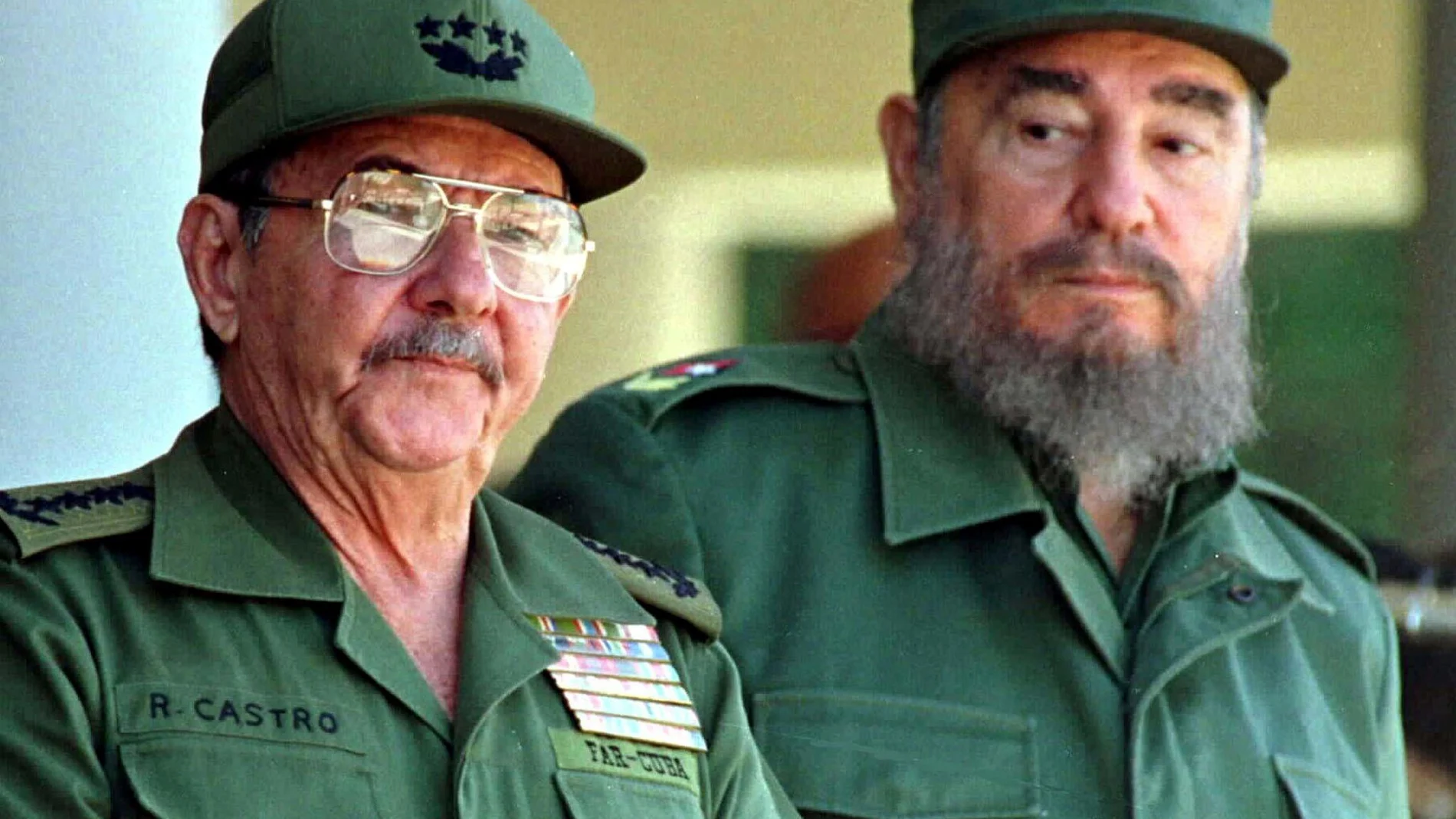 Raul y Fidel Castro en 1996