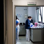 Imagen del laboratorio de Microbiología del Hospital Universitario de Badajoz