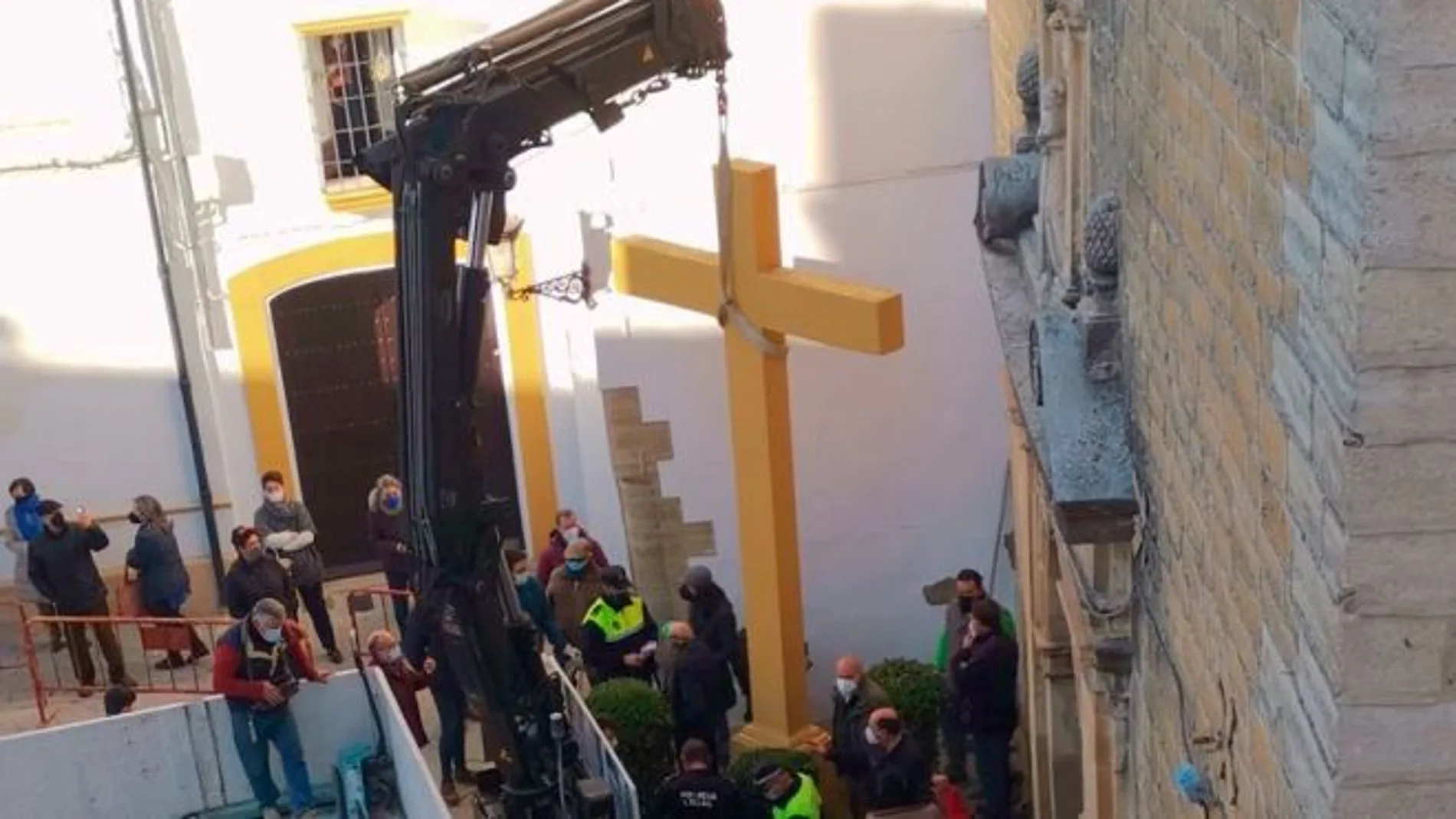 La cruz se quitó el pasado 19 de enero y acabó en un vertedero municipal, donde fue reciclada