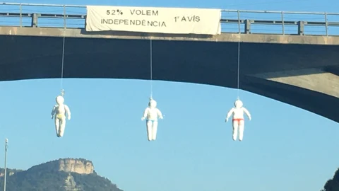 Los muñecos que han aparecido esta mañana