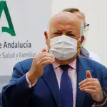 El consejero de Salud y Familias de la Junta de Andalucía, Jesús Aguirre
