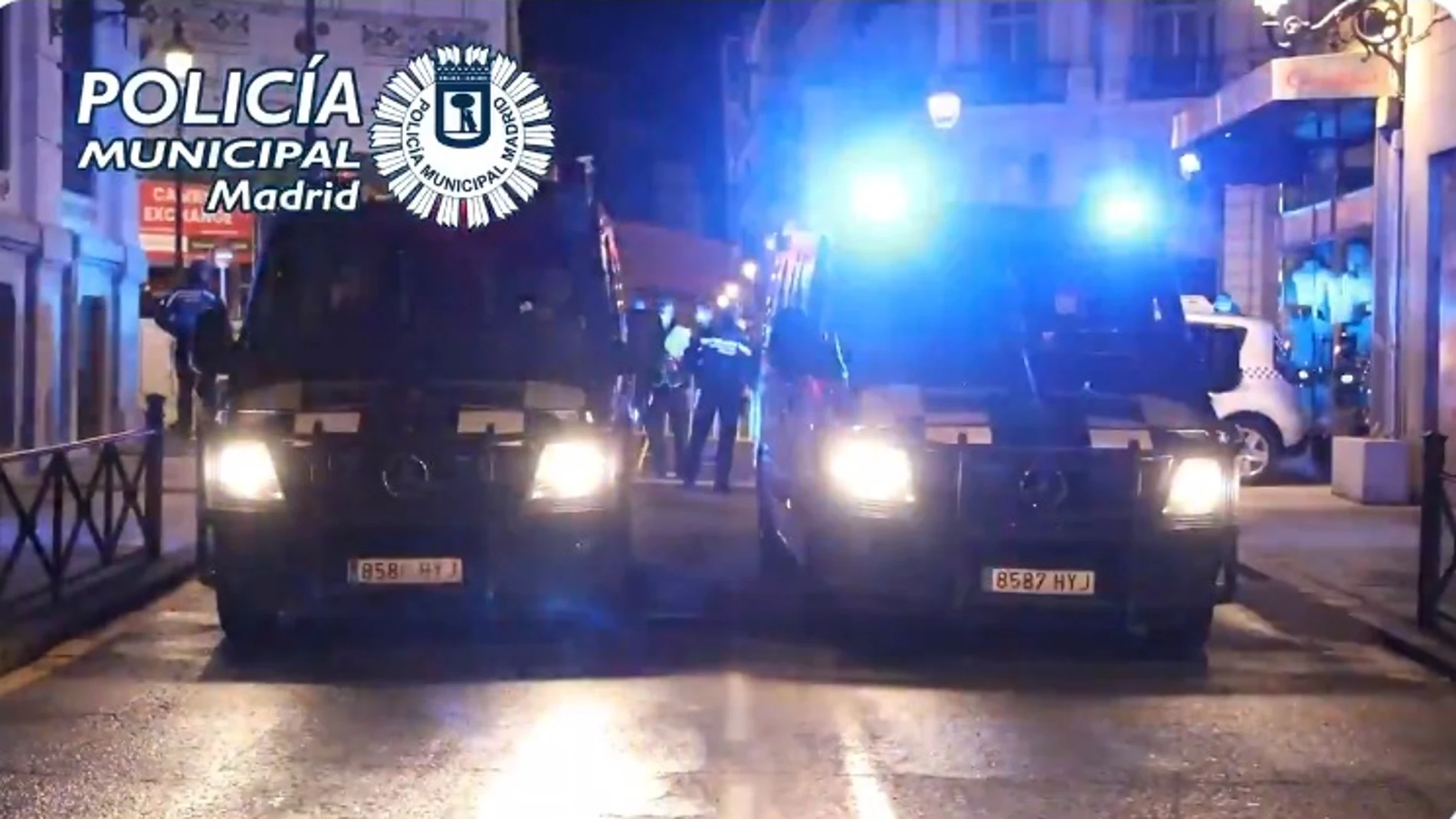 Furgones de la Policía Municipal de Madrid, durante la pasada Semana Santa