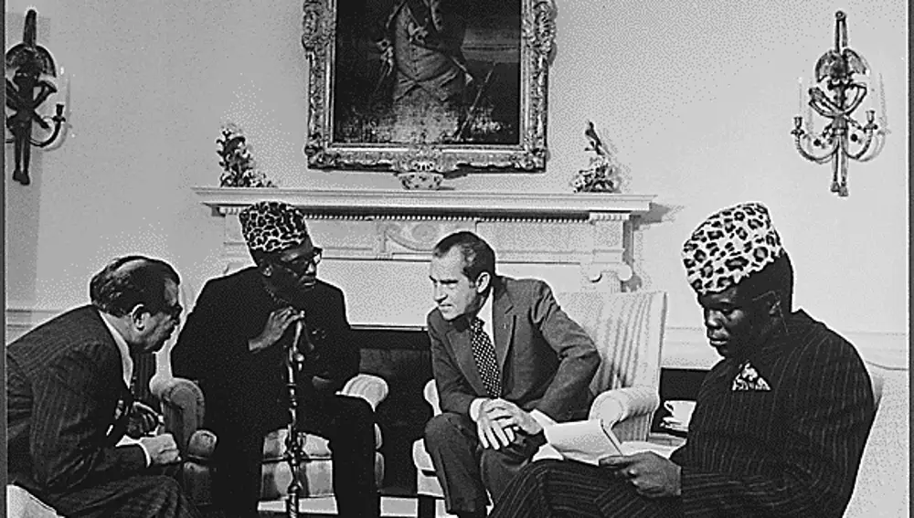 Mobutu y Richard Nixon reunidos en la Casa Blanca. El dictador congoleño llegó a apropiarse de 5 mil millones de dólares.