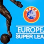 La Superliga y la UEFA están enfrentados