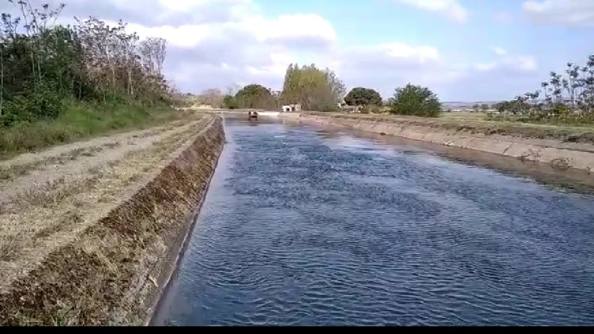 Canal de Lodosa donde se buscaba al desaparecido en Calahorra desde la semana pasada y cuyo cuerpo ha aparecido hoy sin vida