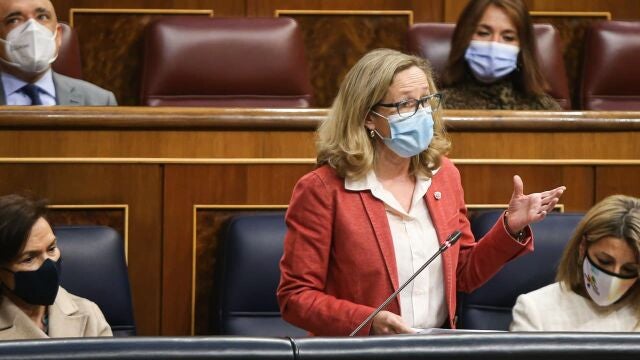 La vicepresidenta segunda del Gobierno, Nadia Calviño, hoy en el Congreso