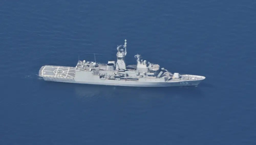 El &quot;HMAS Ballarat&quot; australiano se une a las labores de búsqueda del submarino KRI Nanggala