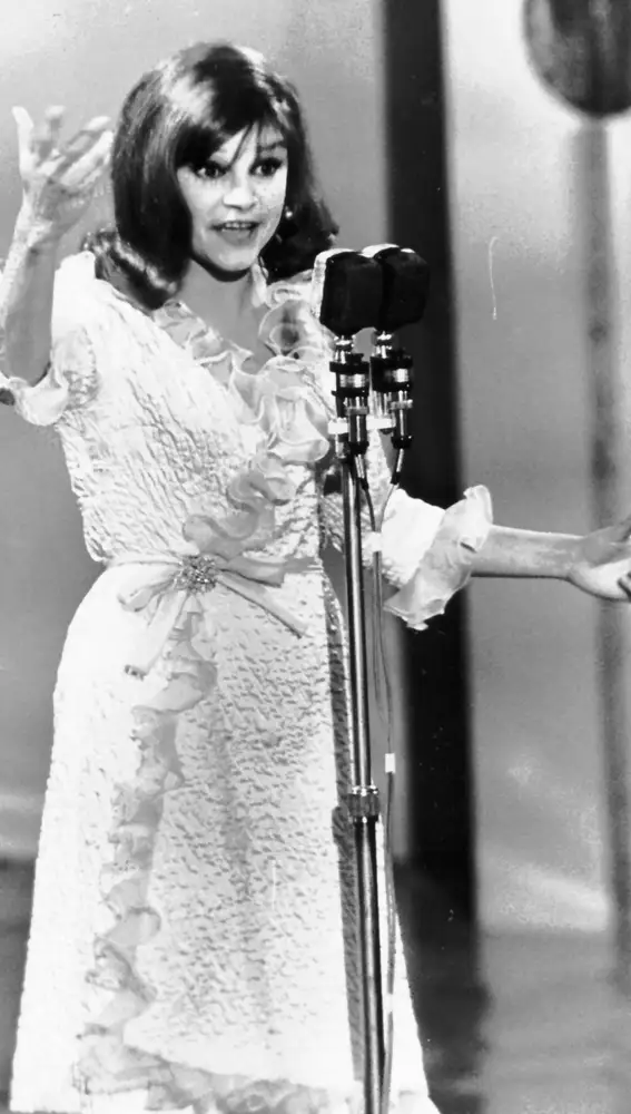 La cantante actuando en Milán en 1965
