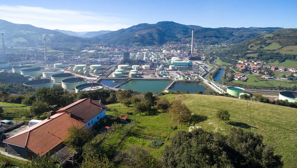 Imagen de la refinería de Petronor, en Bilbao