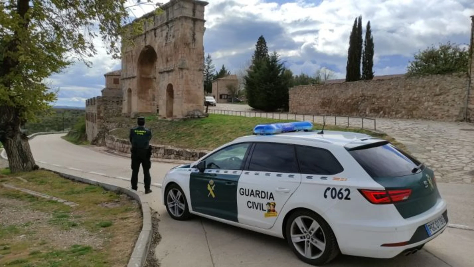 Efectivos de la Guardia Civil en Medinaceli (Soria)