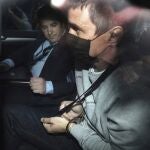 Richard Pusey, esposado por la policía en Melbourne, Australia, el 23 de abril de 2020