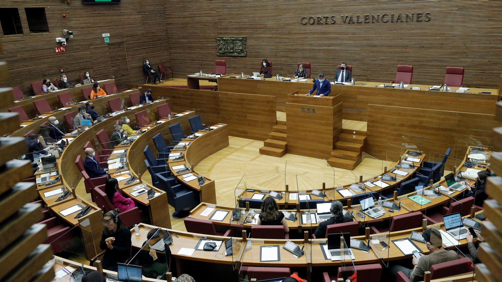 Vista general del pleno de Les Corts que se ha celebrado este miércoles