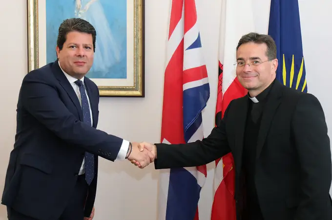 Gibraltar presume de “hilo directo” con el Vaticano