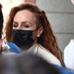 Rocío Carrasco atiende a los medios a su salida de los juzgados de Alcobendas