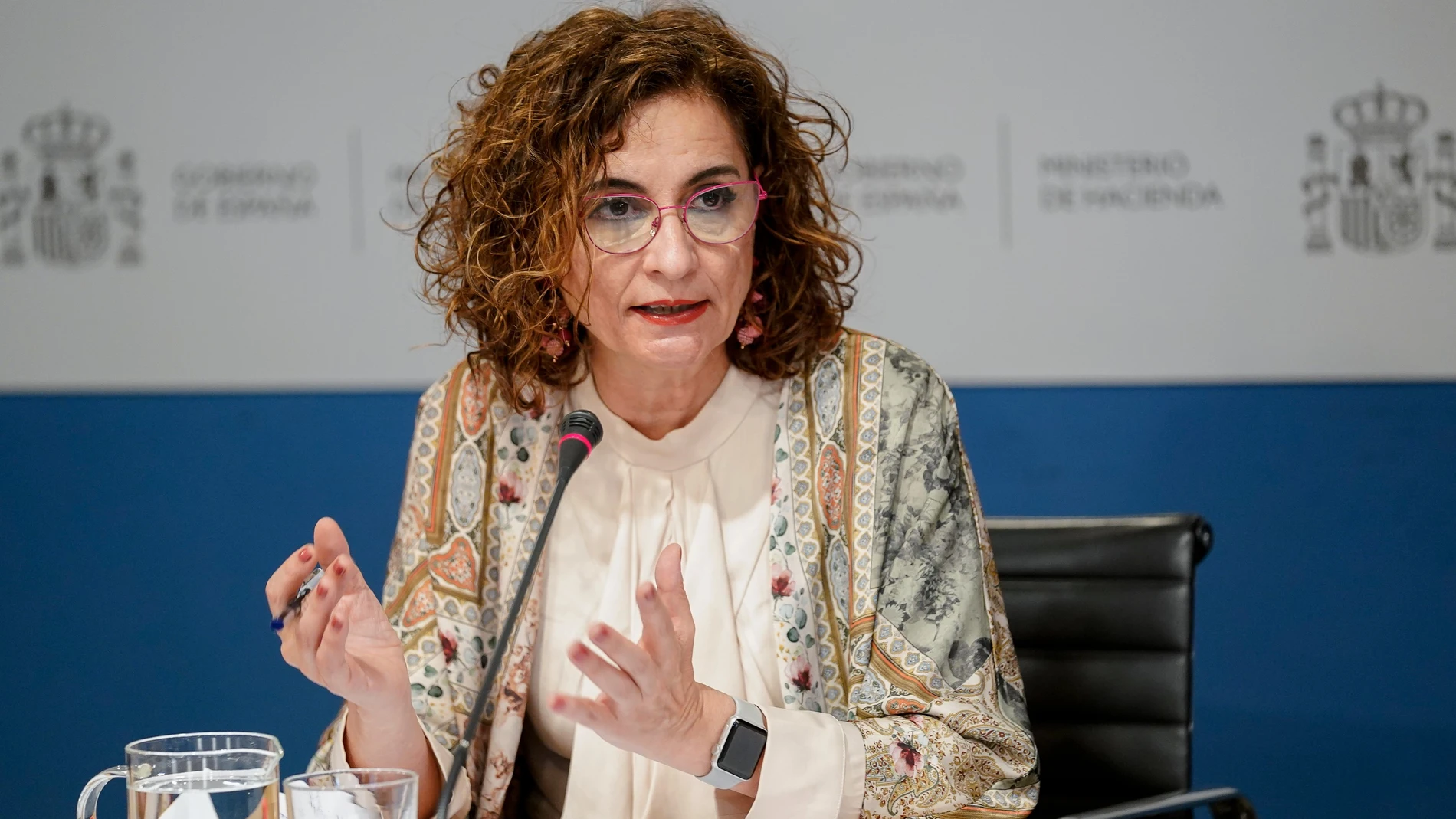 La ministra de Hacienda, María Jesús Montero, durante la presentación de las proyecciones de déficit incluidas en el Programa de Estabilidad 2021-2024, en la sede del Ministerio