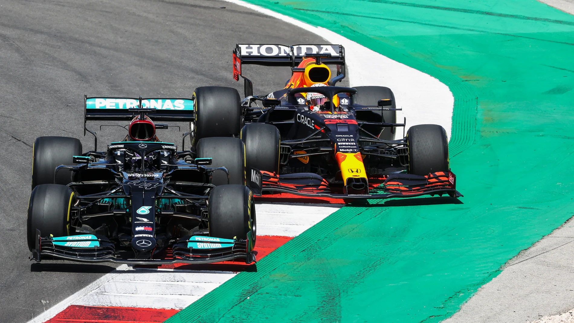 Mercedes y Red Bull mantuvieron el pulso en el GP de España