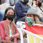 La Infanta Elena junto a Victoria Federica en Las Ventas