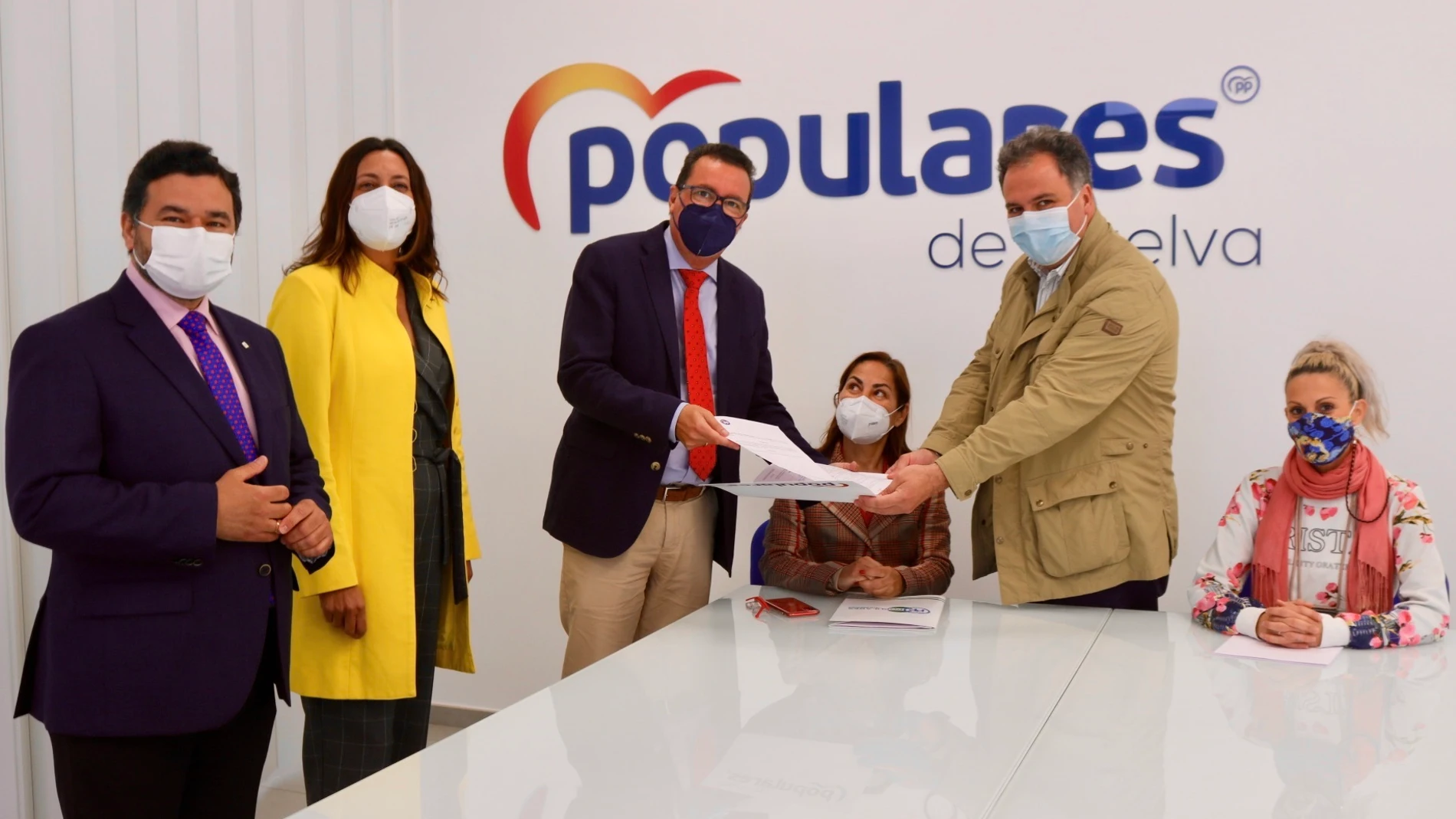 Manuel Andrés González presentó 1.632 avales para continuar liderando al PP en la provincia de Huelva