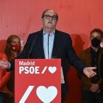 El candidato del PSOE a la presidencia de la Comunidad de Madrid, Ángel Gabilondo, la noche del 4-M